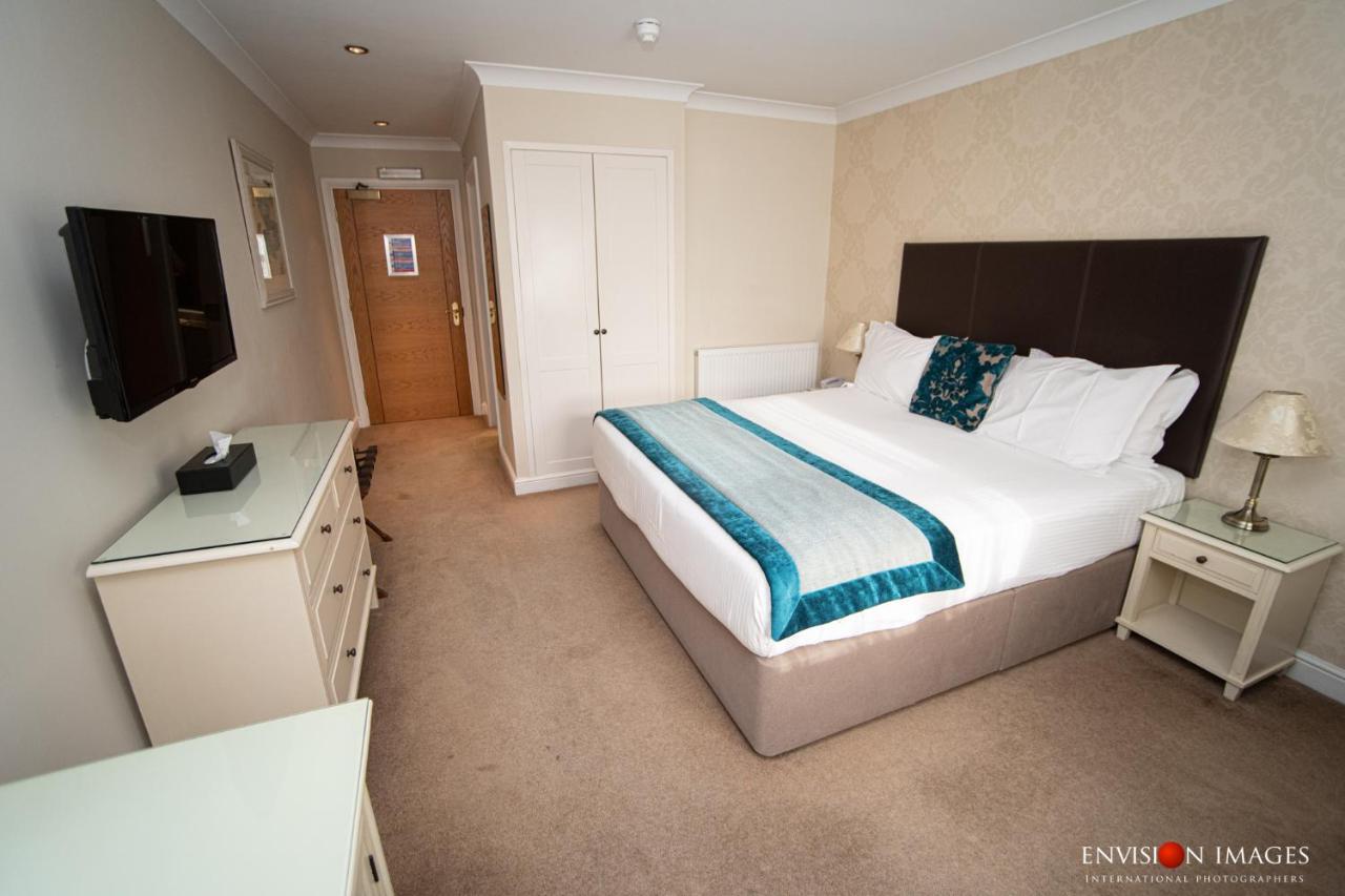 Red Hall Hotel Walmersley Екстер'єр фото