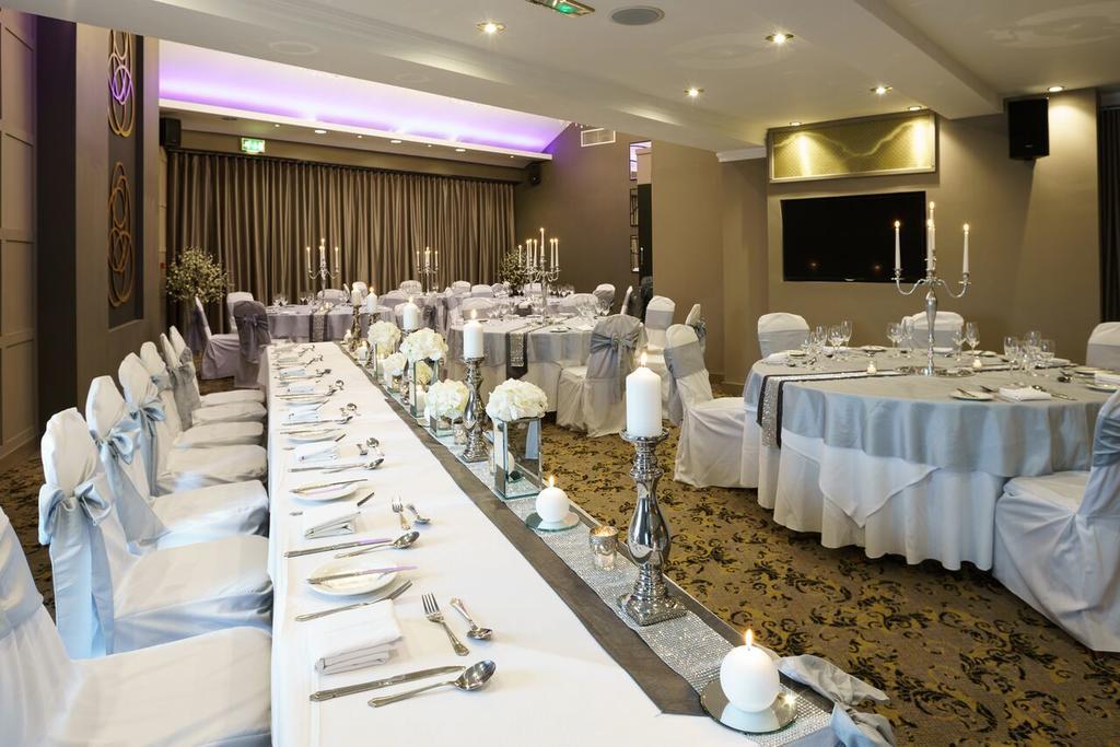 Red Hall Hotel Walmersley Екстер'єр фото